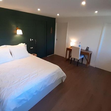 Petit Manoir Proche Dinan - Chambre D'Hotes Lanvallay Ngoại thất bức ảnh