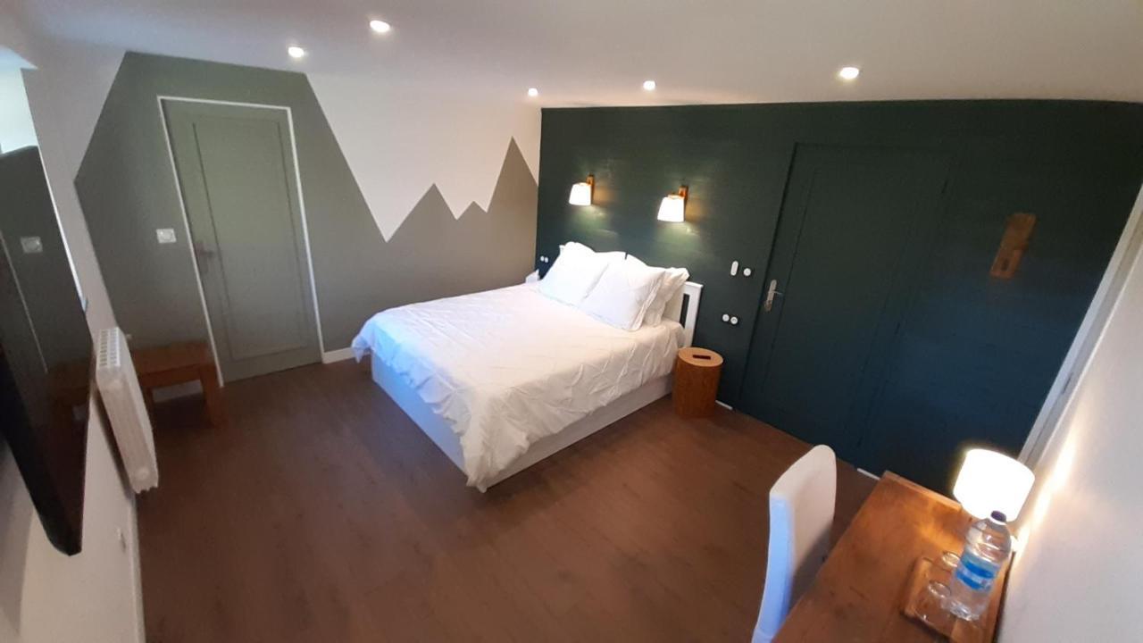 Petit Manoir Proche Dinan - Chambre D'Hotes Lanvallay Ngoại thất bức ảnh